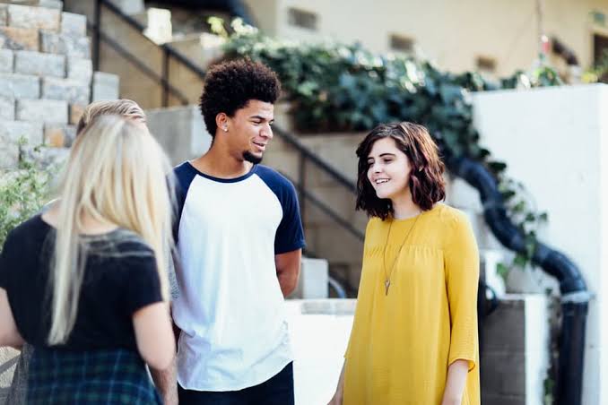 How to Approach Any Girl in Public as an Introvert