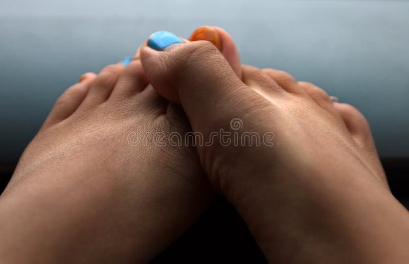 Confession: I sucked my sister’s toes while she was asleep